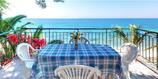 Empress Corfu Perama (Corfu) Quarto foto