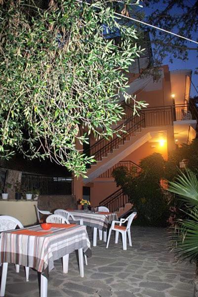 Empress Corfu Perama (Corfu) Exterior foto