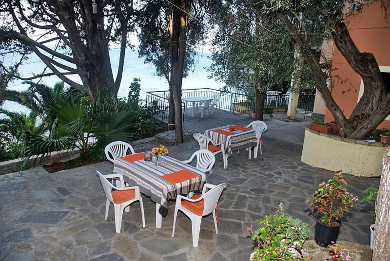 Empress Corfu Perama (Corfu) Exterior foto